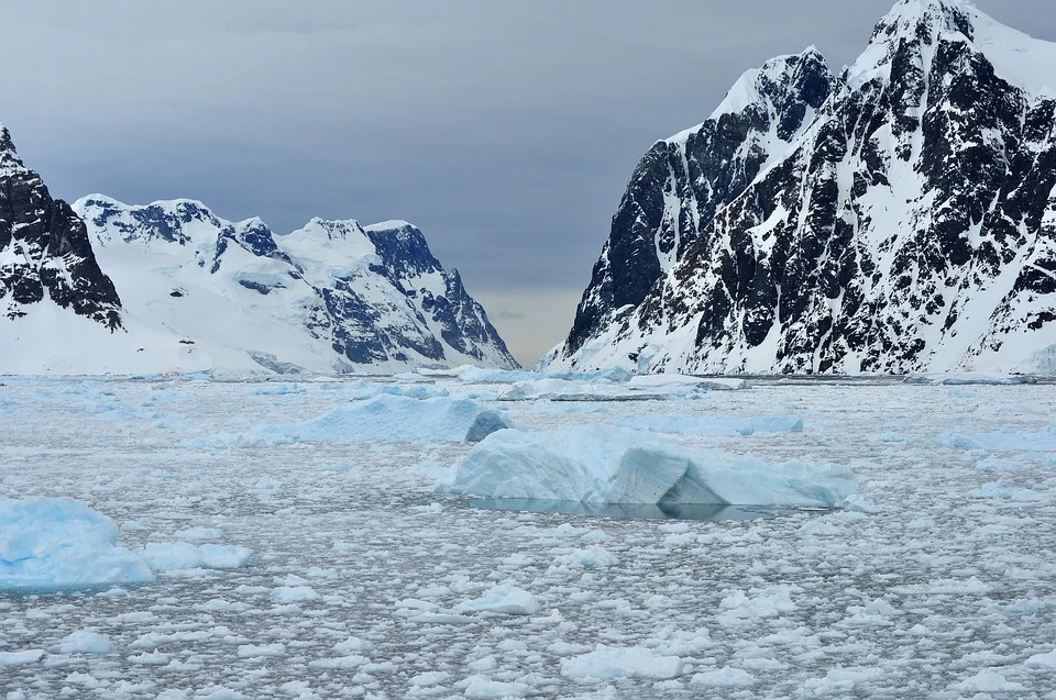 Antarctic iceberg, once Earth’s biggest, suffers major split